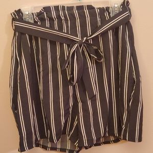 Paper bag front tie striped shorts